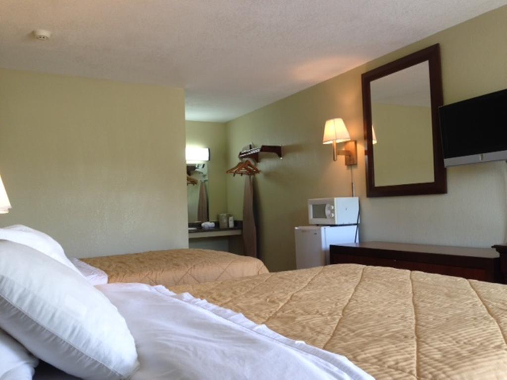Mid Ohio Inn Bellville Room photo